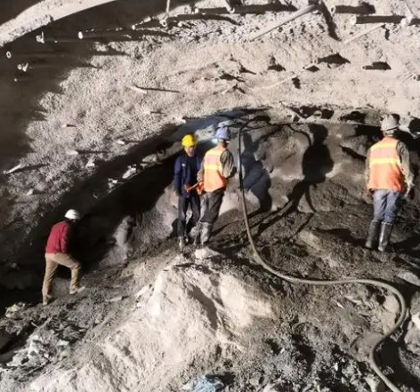 海曙拱顶带模注浆料的施工流程及注意事项